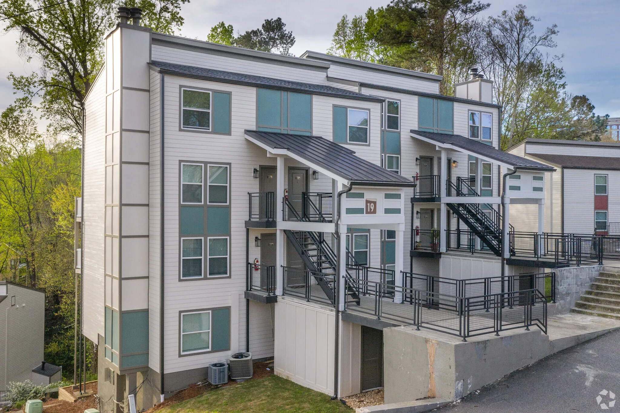 The Halsten at Vinings Mountain apartments in Vinings, Georgia